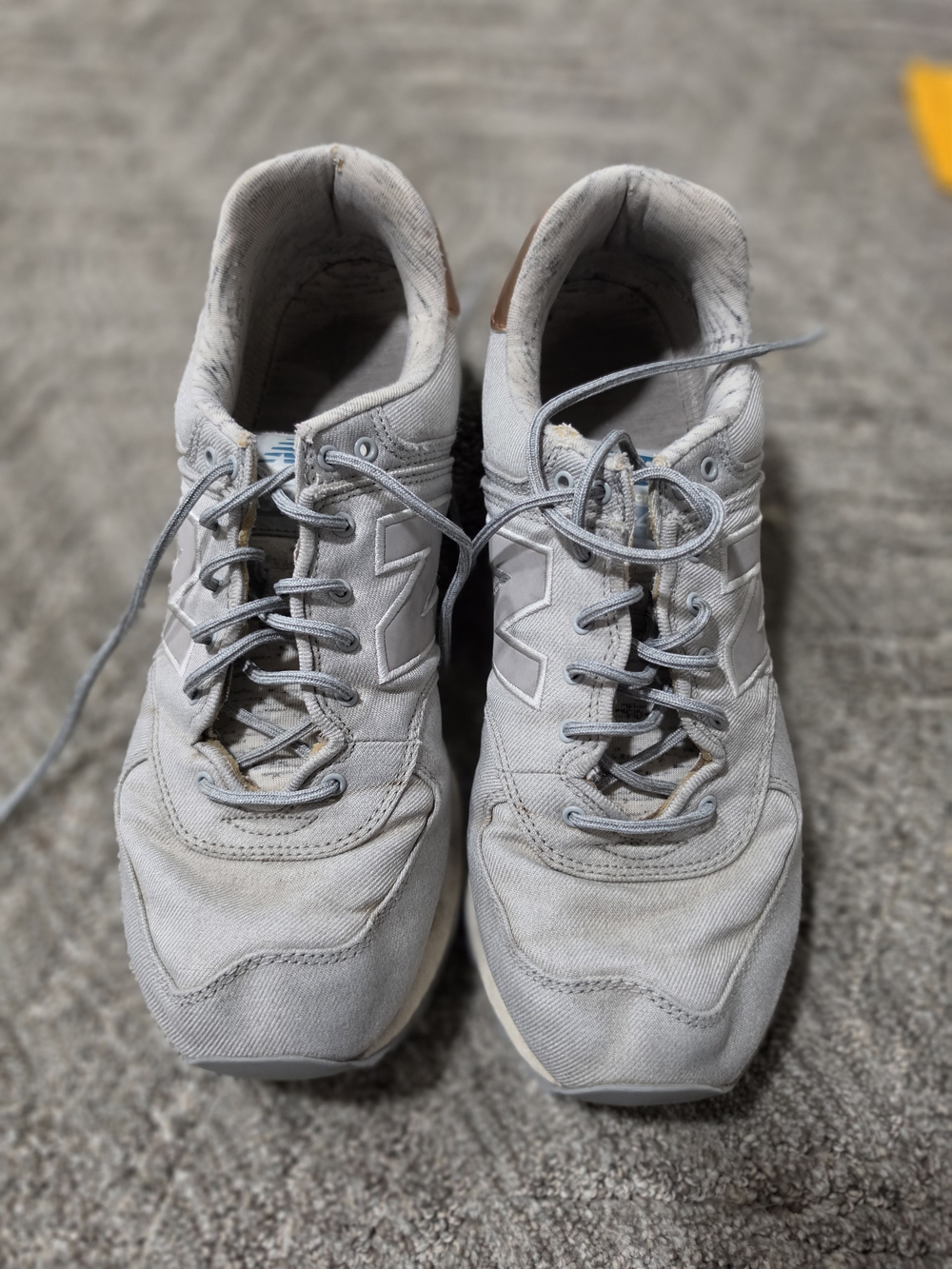 New Balance 574 Women’s Size 11 – Gray/Silver – WL574AEA – Pre-Owned